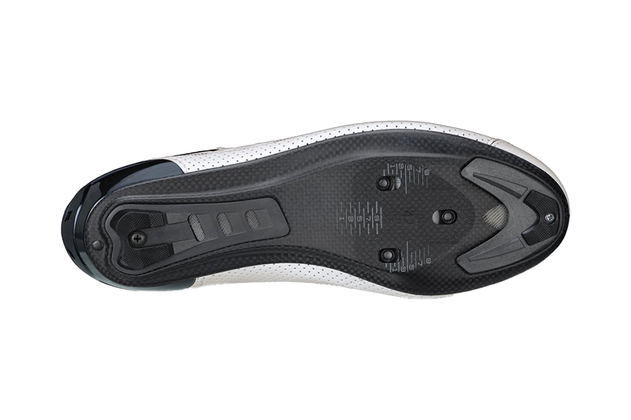Esempio applicazione piastra tacchetta su scarpa da ciclismo