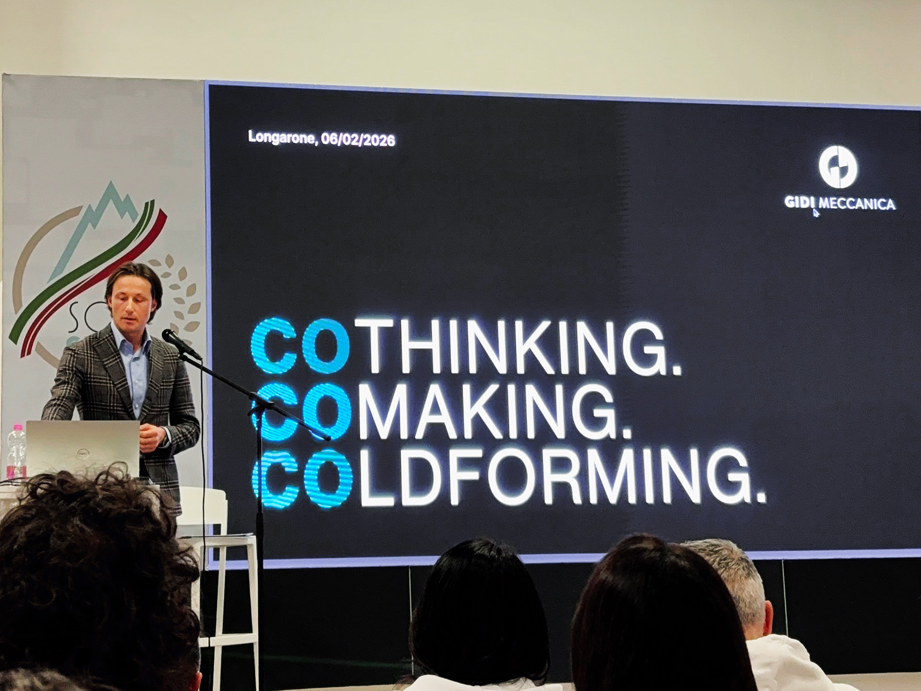 Head of the Sports Business Unit, presenting Gi di during the Longarone Fiere Dolomiti event